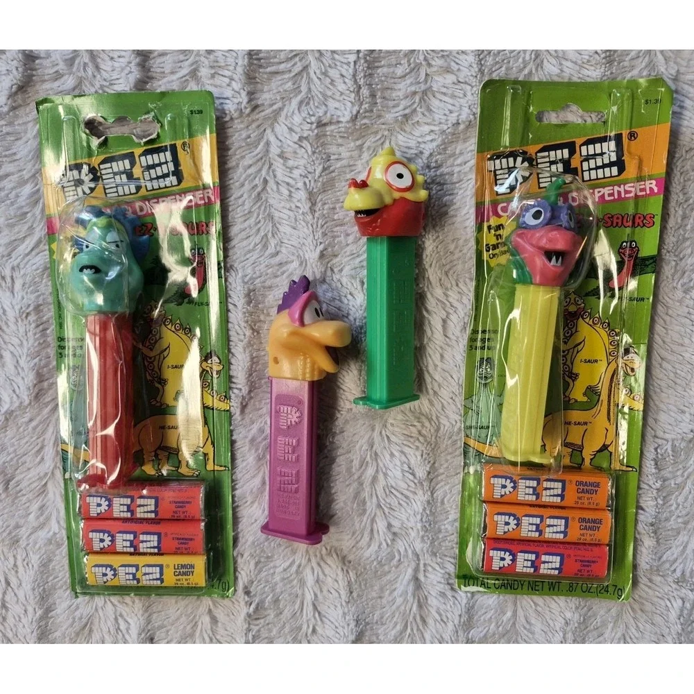 Vintage Lot Of 4 90s PEZ-A-SOARS Dispenser Dinosaurs She-Saur He-Saur Dino